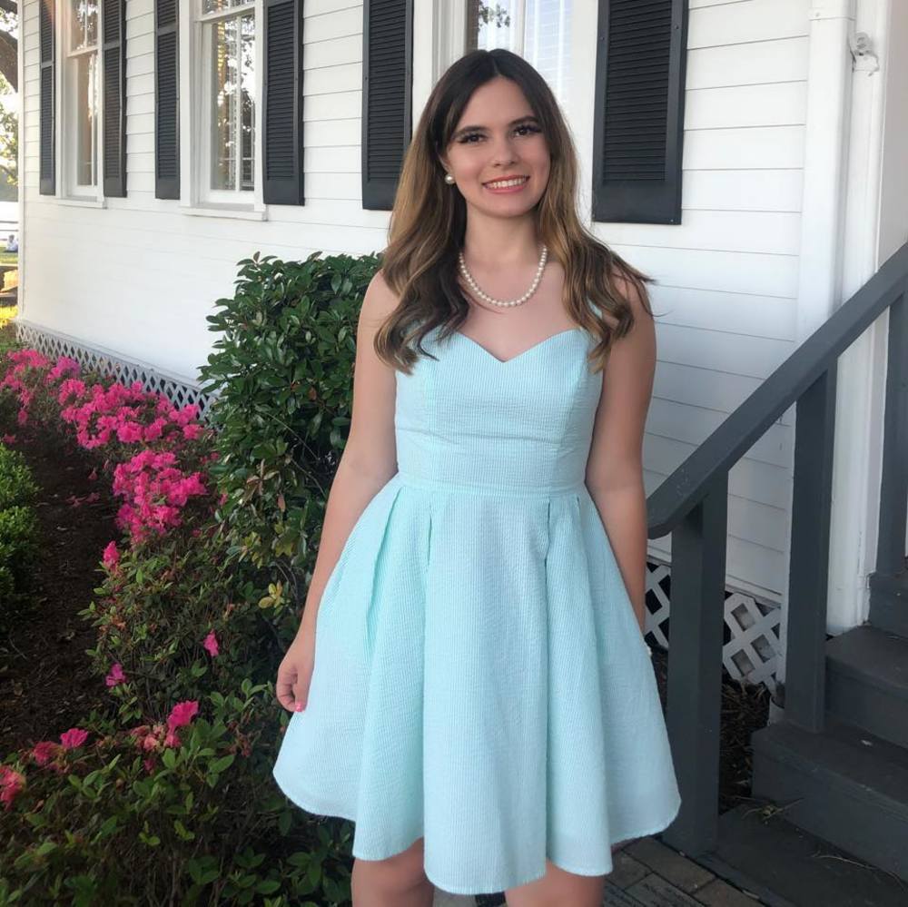 Meet your Posher, Alexis